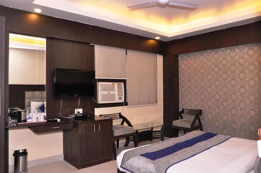 Blue Pearl Hotel New Delhi Room photo